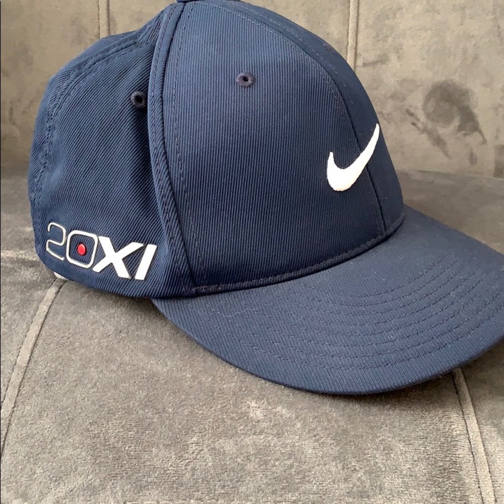 Men’s Nike golf hat